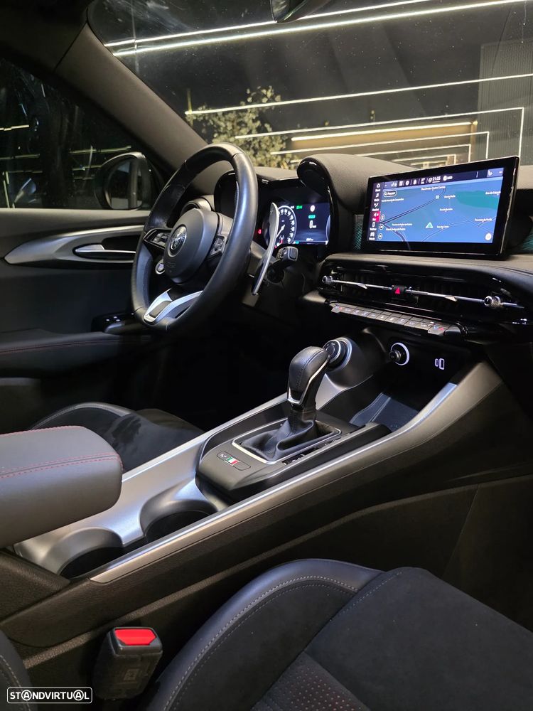 Alfa Romeo Tonale 1.5 Hybrid Edizione Speciale - 17
