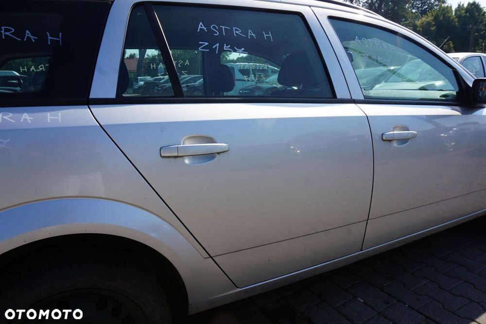 DRZWI TYLNE PRAWE ASTRA III H KOMBI Z157  SREBRNY OPEL 2004-2006 - 2
