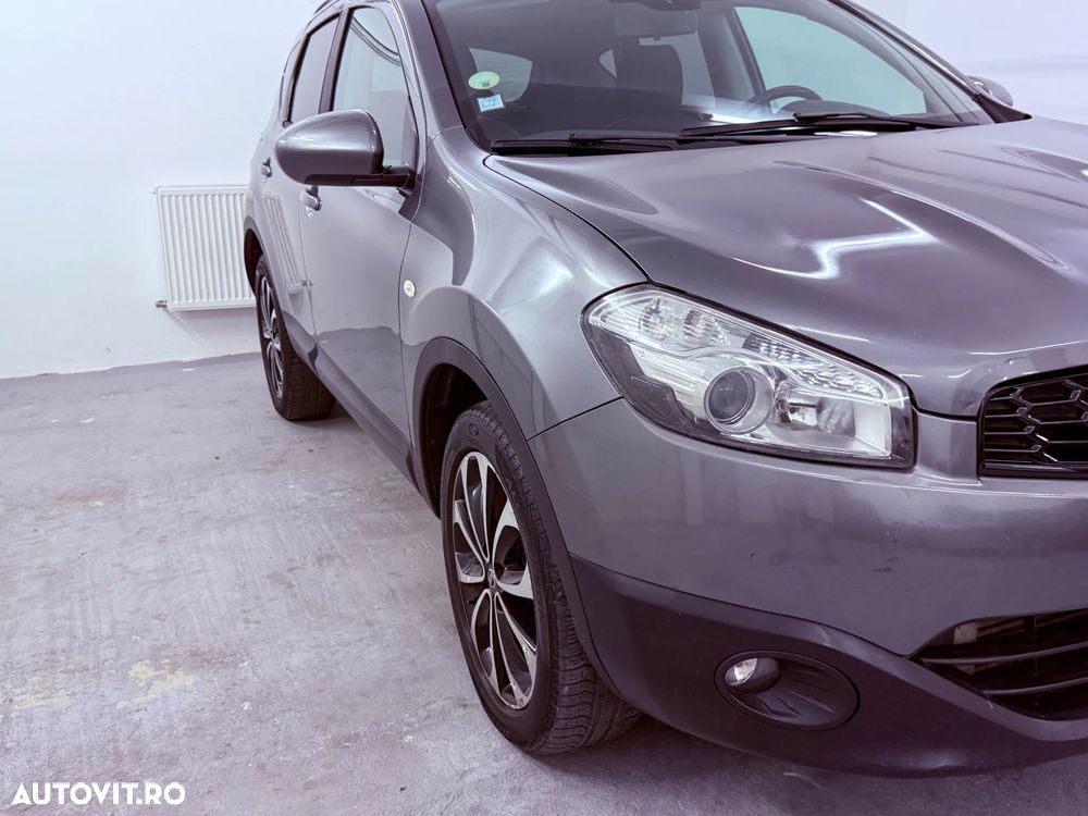 Nissan Qashqai 2.0 DCI 4 x 4 DPF tekna - 33