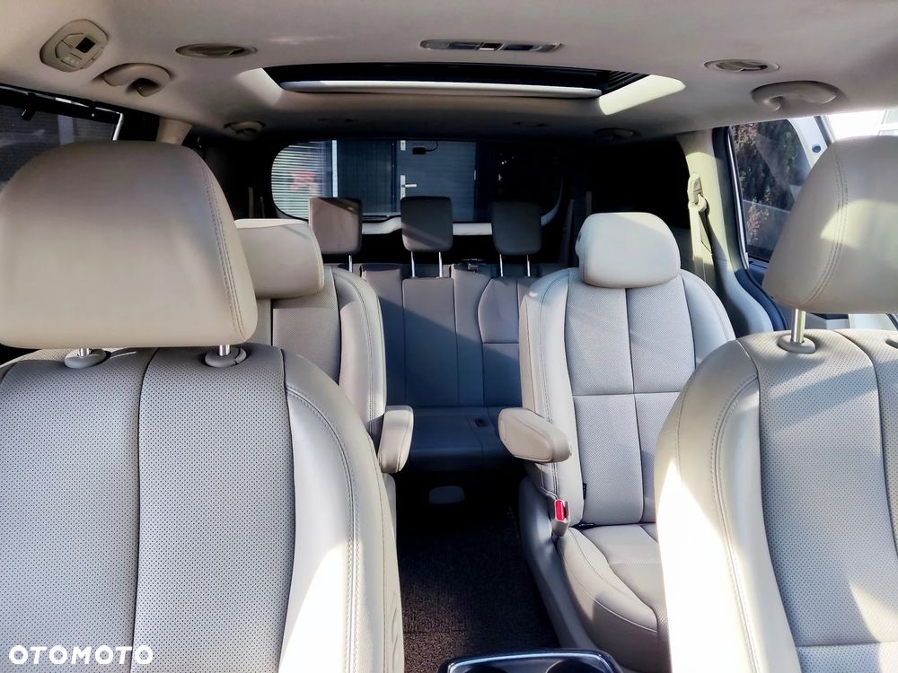 Kia Carnival - 19