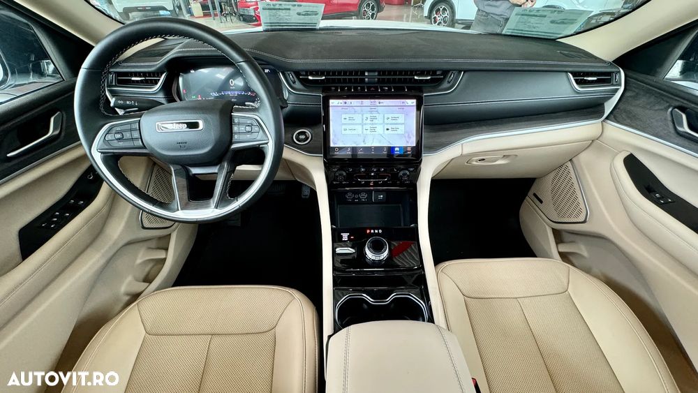 Jeep Grand Cherokee - 34