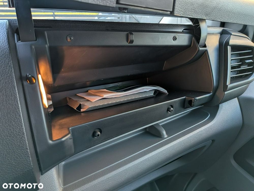 Opel Vivaro - 23