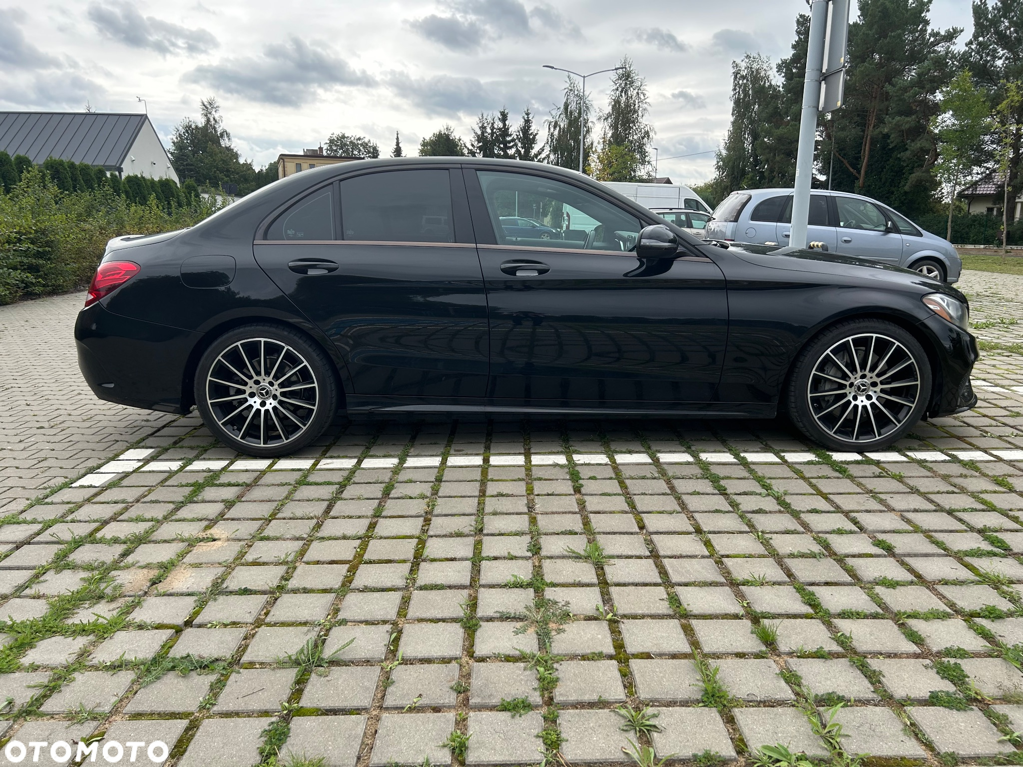 Mercedes-Benz Klasa C 300 9G-TRONIC AMG Line - 14
