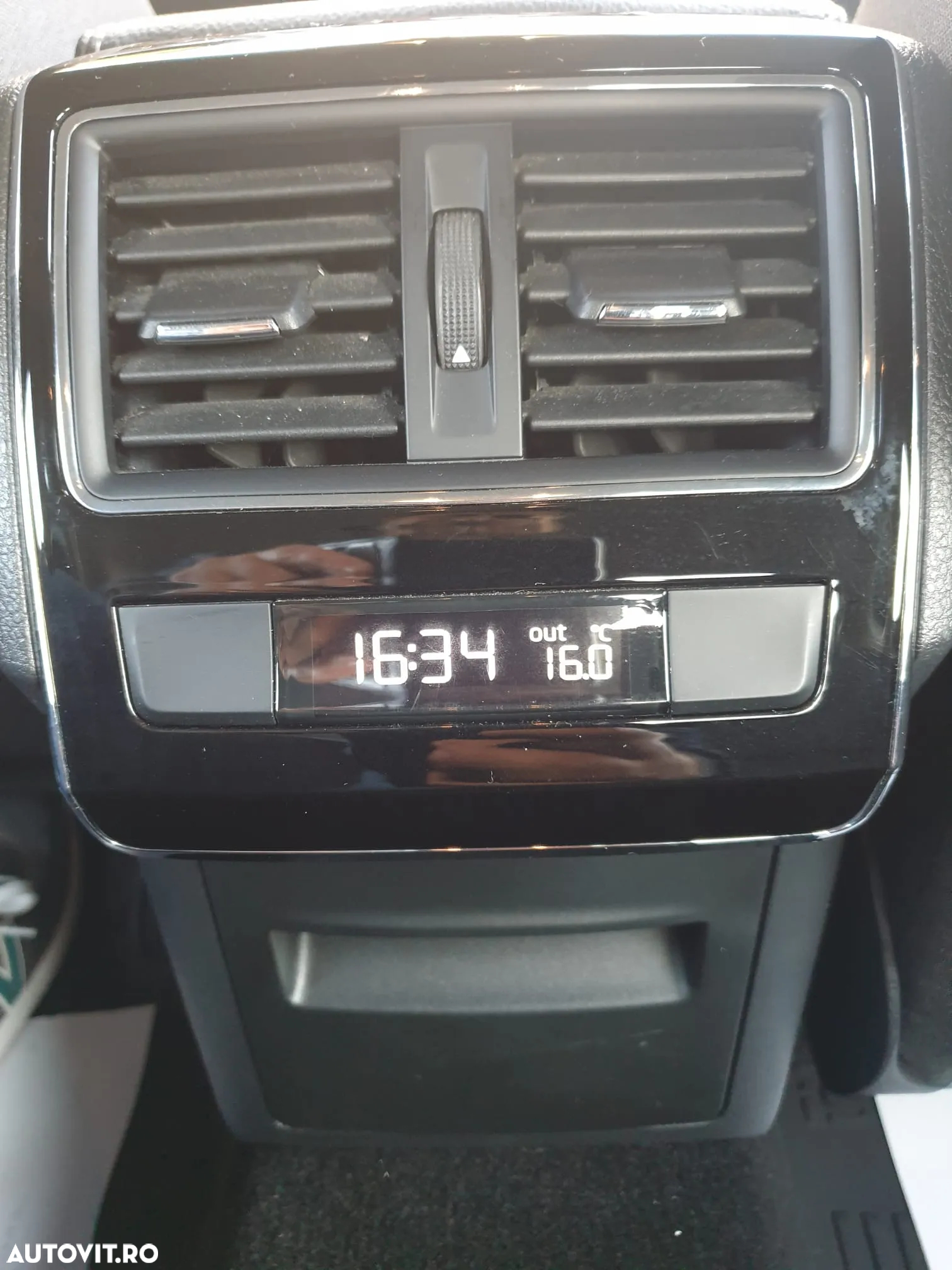 Skoda Superb 2.0 TDI DSG Ambition - 30