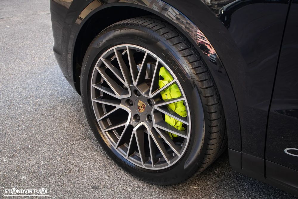 Porsche Cayenne - 32