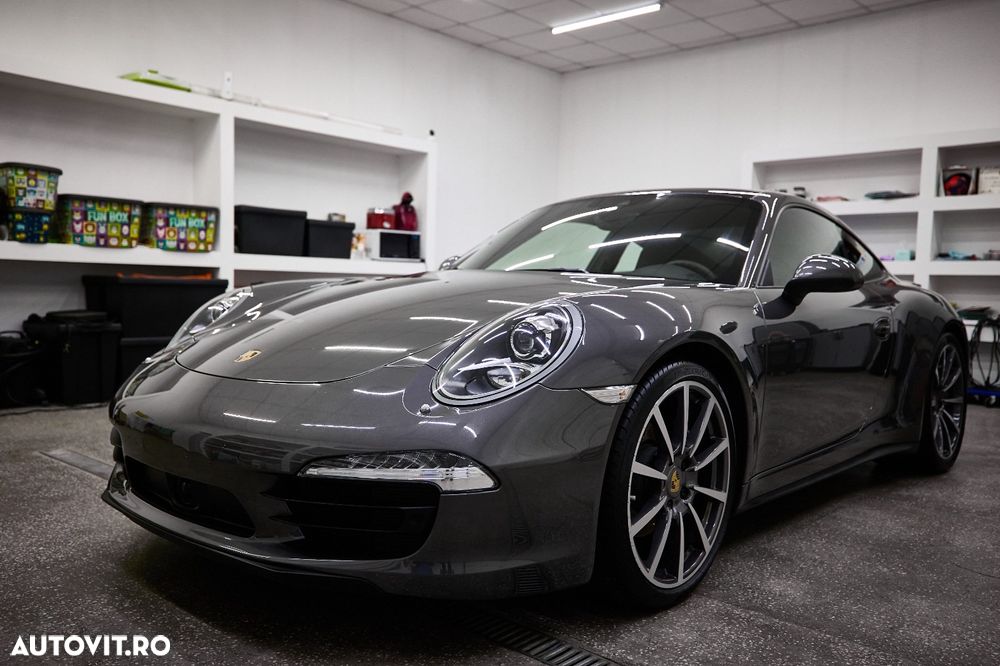 Porsche 911 Carrera 4 PDK - 9