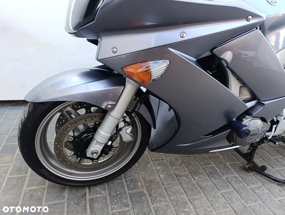 Yamaha FJR - 9