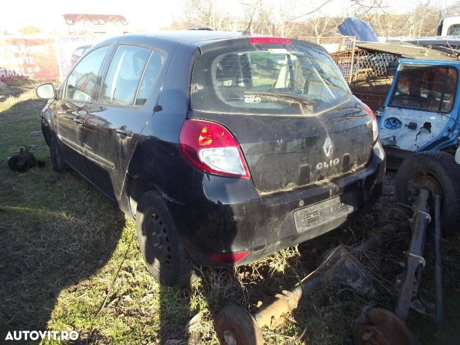 Dezmembrez Renault Clio 3 2012 motor 1.2 benzina si gaz cutie viteze - 3