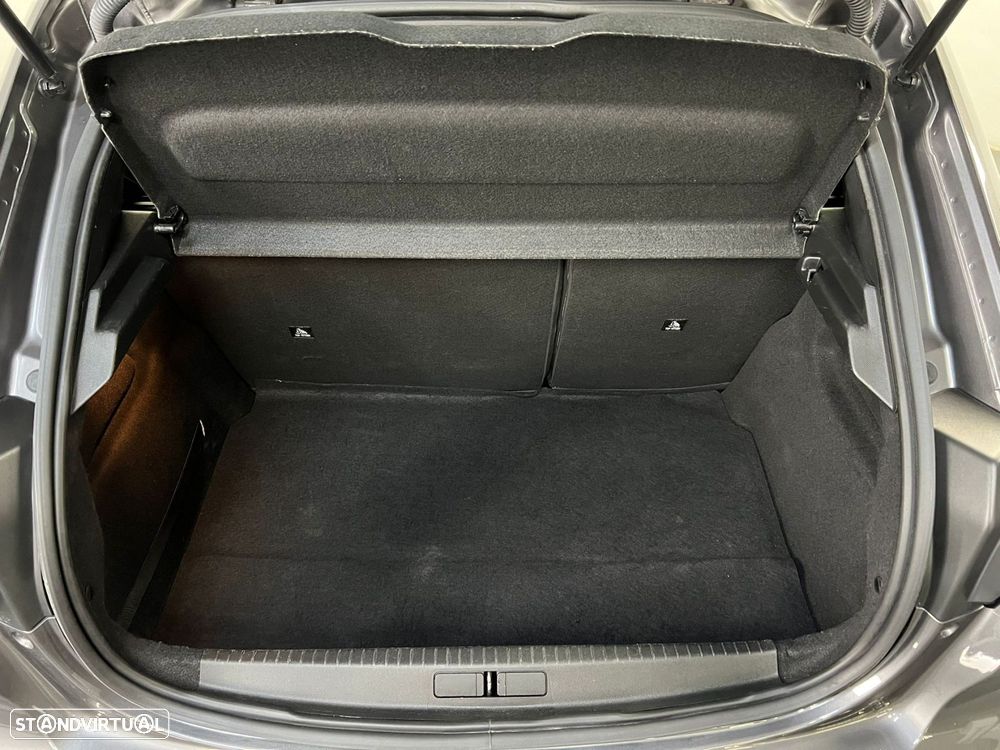 Peugeot 208 1.2 PureTech SE Style - 17