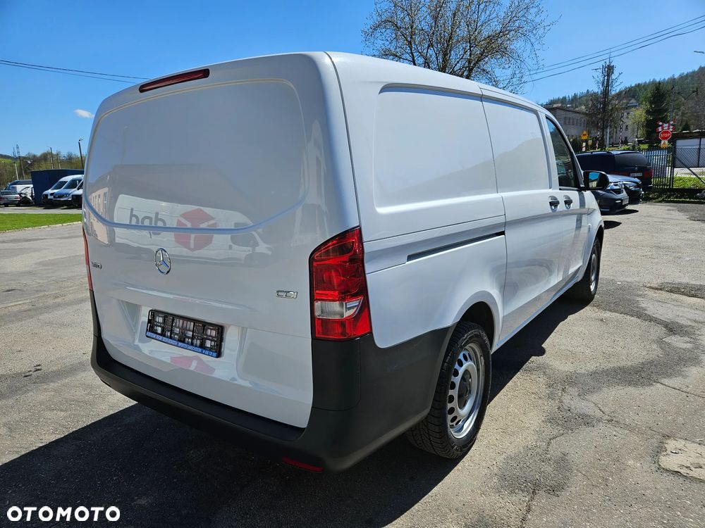 Mercedes-Benz VITO 4X4 LONG KLIMA AUTOMAT REJ.02 2021 3OSOBOWY CIEŻAROWY - 11
