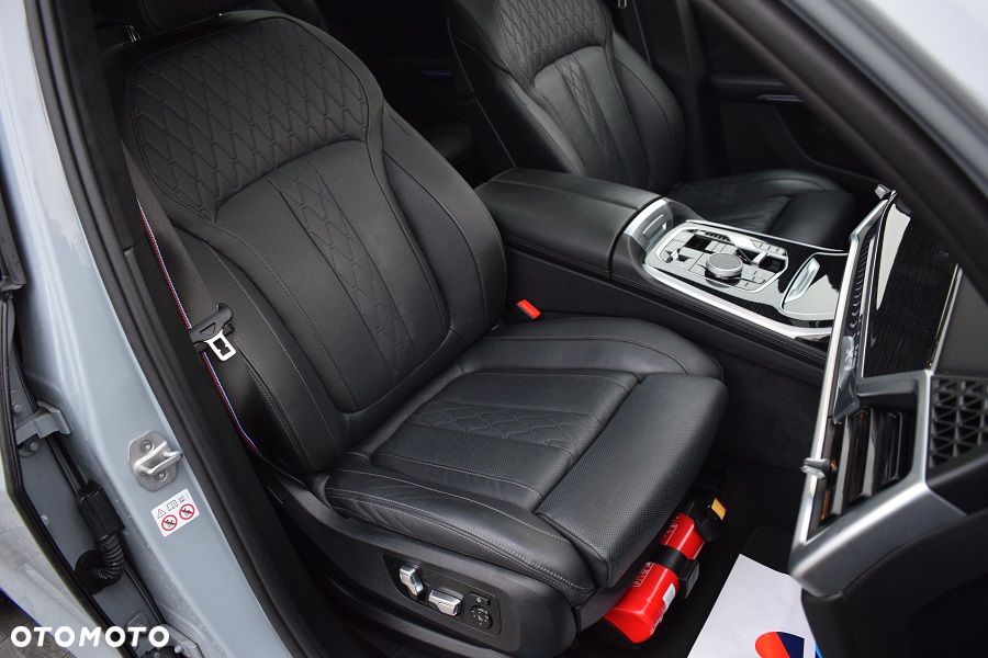 BMW X7 xDrive40d mHEV Individual Edition sport - 16