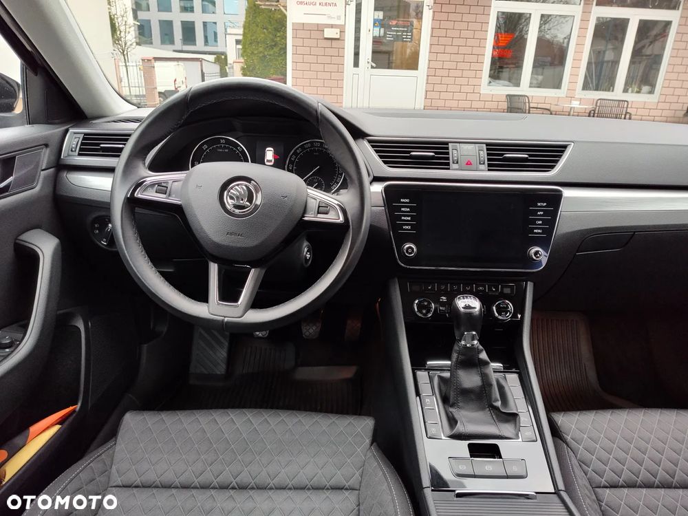 Skoda Superb 2.0 TDI Style - 8