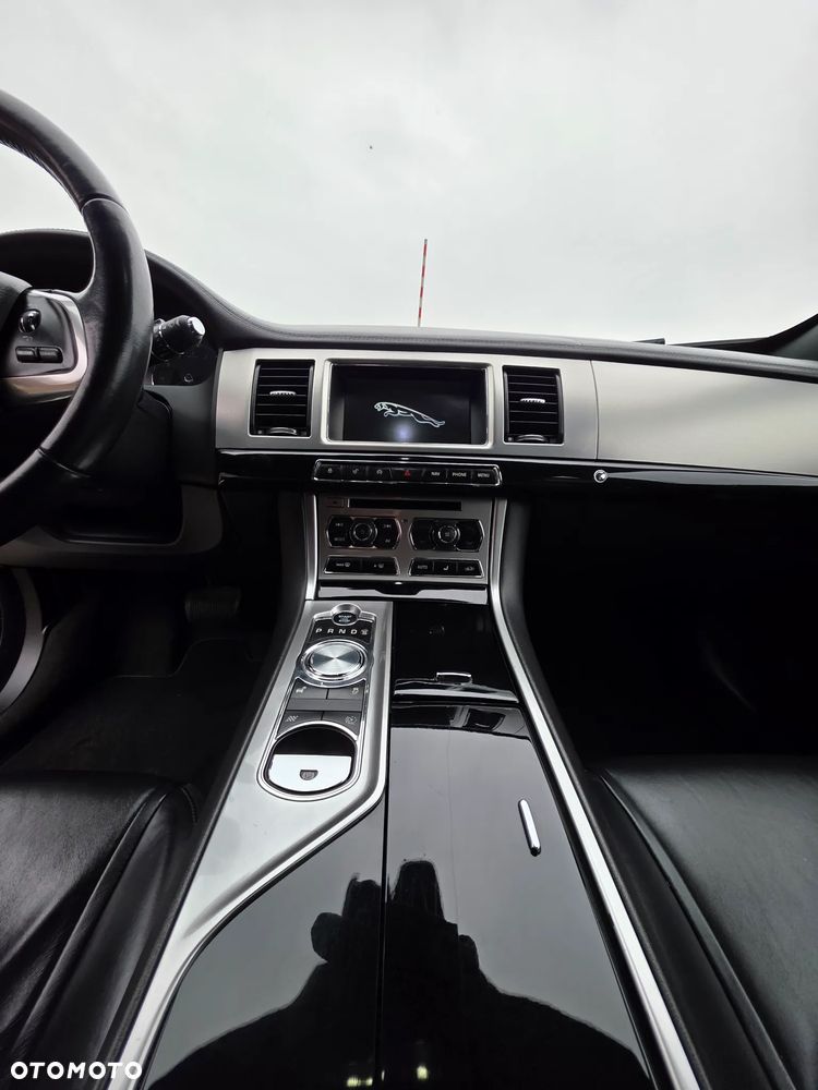 Jaguar XF 3.0 T AWD Classic - 18
