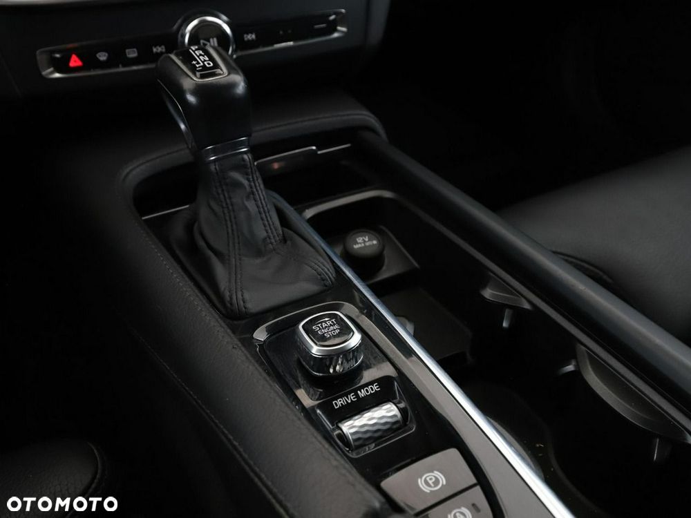 Volvo V90 D3 Momentum - 29
