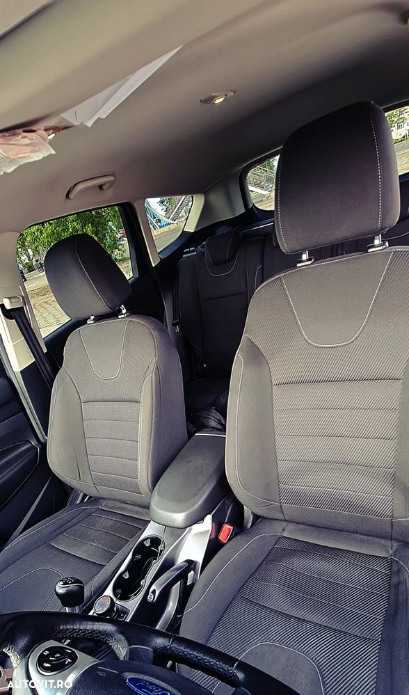 Ford Kuga - 9