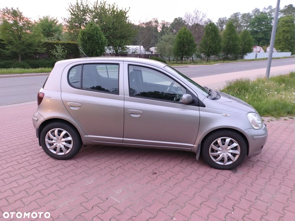 Toyota Yaris 1.4 D-4D Sol - 1