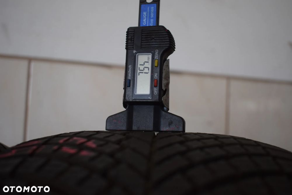 R17 215/50 Goodyear Vector 4 Seasons GEN-3 2024r Cena za parę - 4