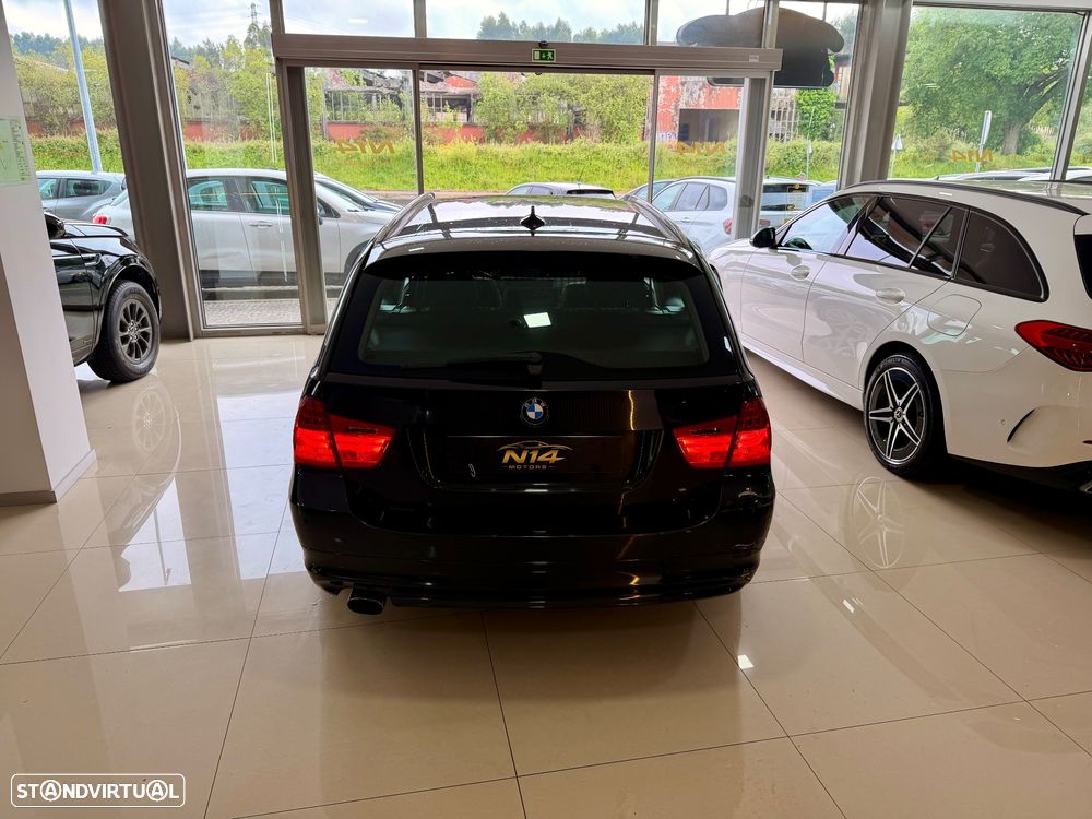 BMW 318 d LifeStyle Auto - 13