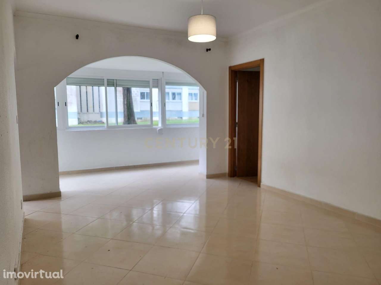 MASSAMÁ-VENDE-SE T2  (3 ASSOALHADAS) - Grande imagem: 3/19