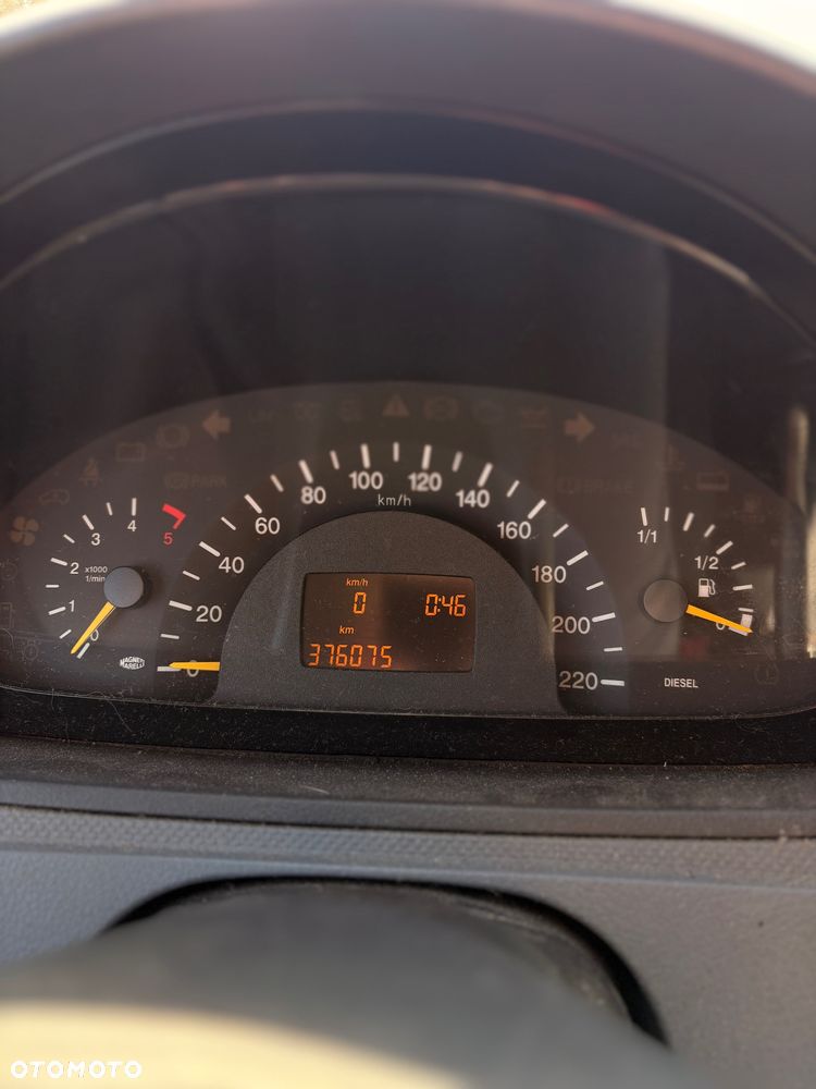 Mercedes-Benz Vito - 9