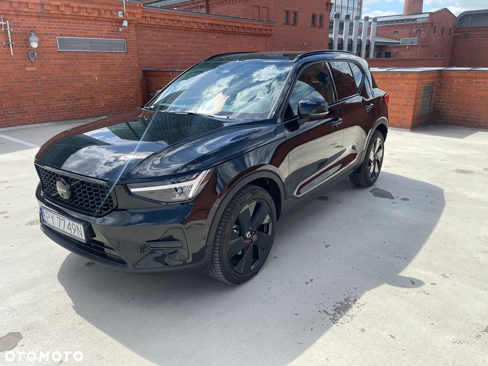 Volvo XC 40 B4 Plus Black Edition - 2