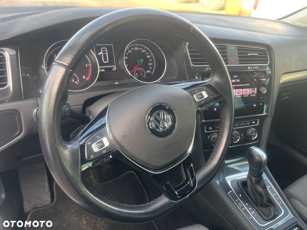 Volkswagen Golf 2.0 TDI SCR DSG Comfortline - 10