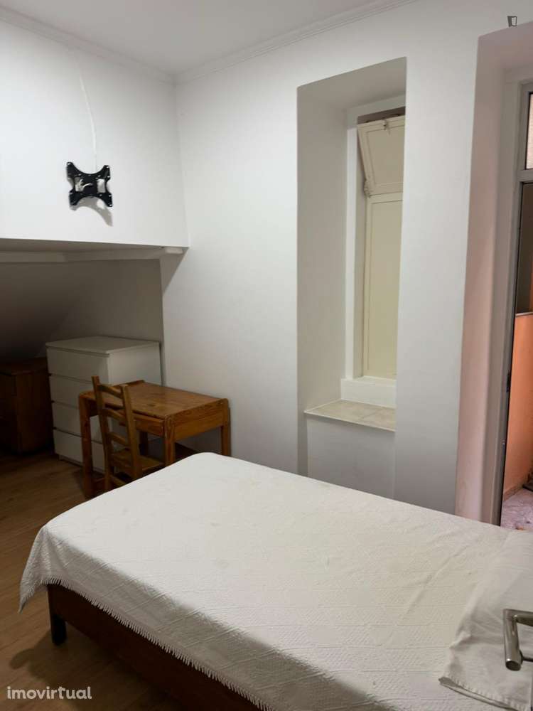 Quarto - localizado em Arroios Lisbon - Grande imagem: 3/10