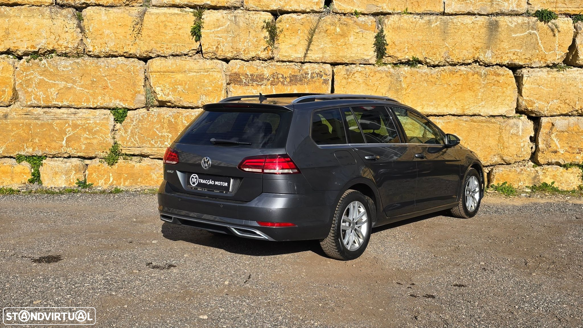 VW Golf Variant 1.6 TDi Highline DSG - 2