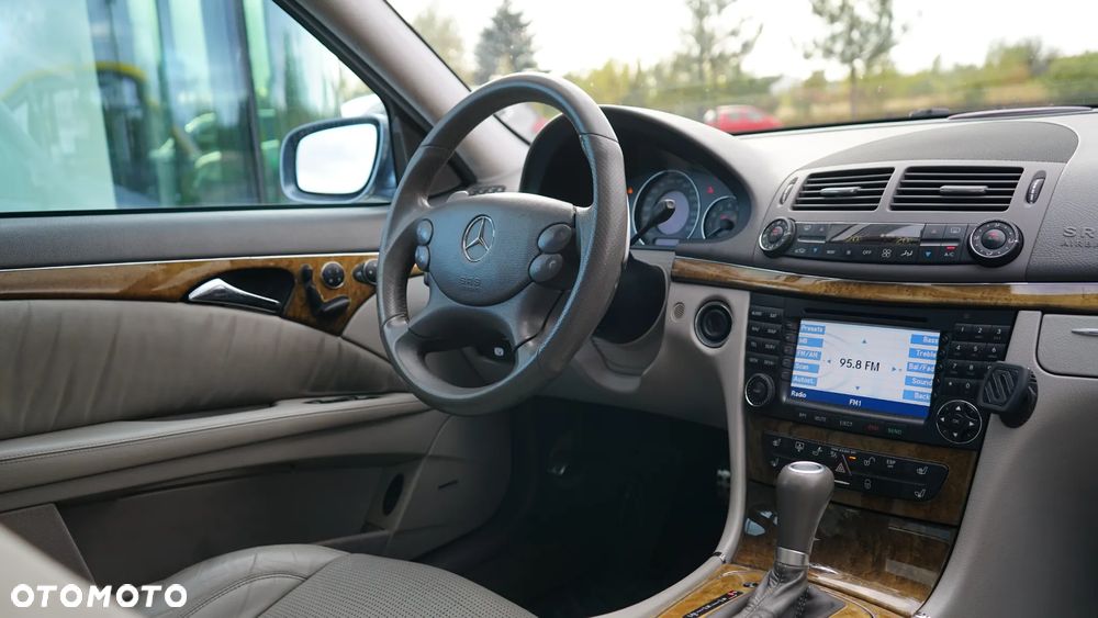 Mercedes-Benz Klasa E ver-63-amg-amg-speedshift-7g--mct - 27