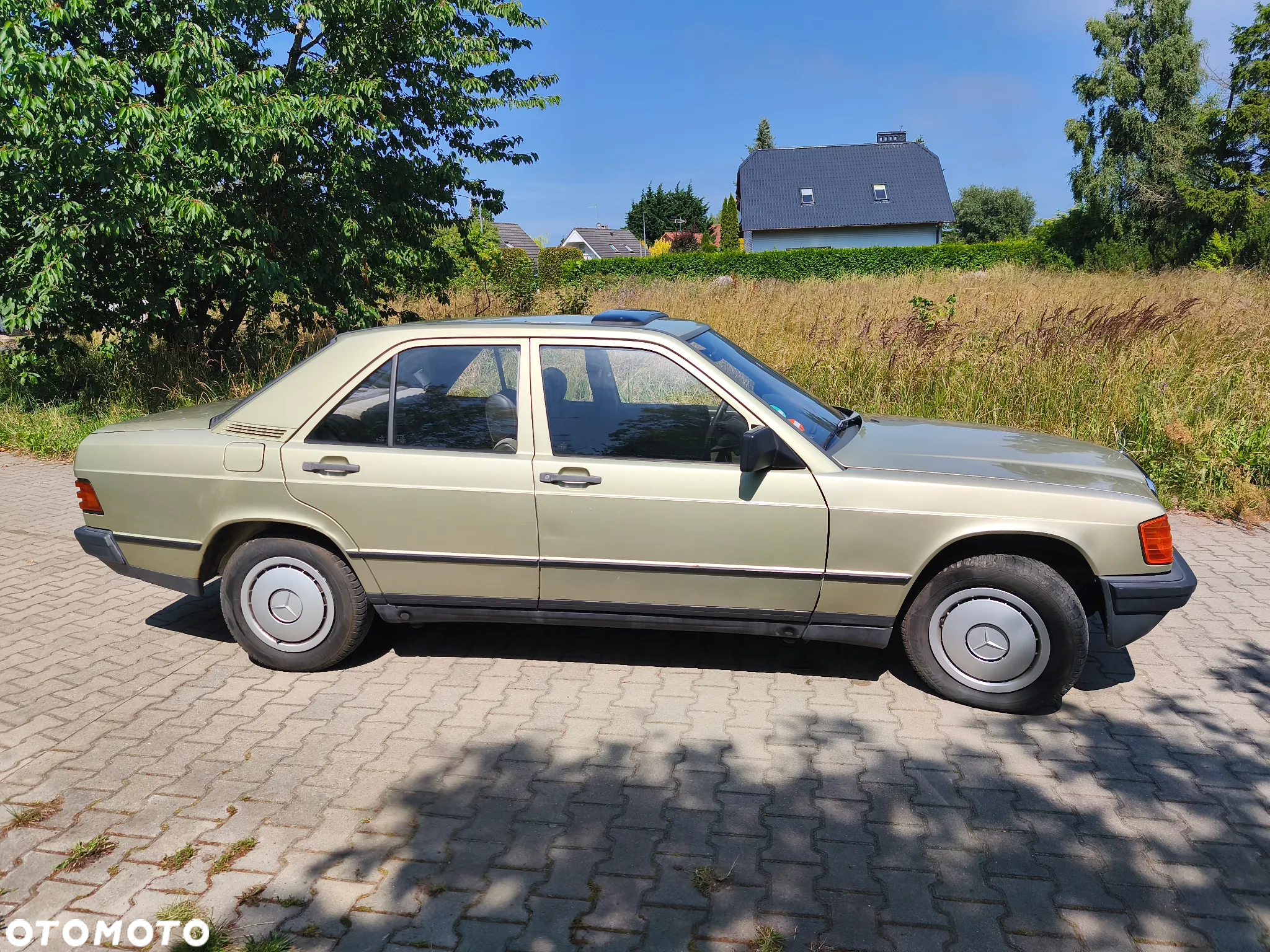 Mercedes-Benz W201 (190) - 9