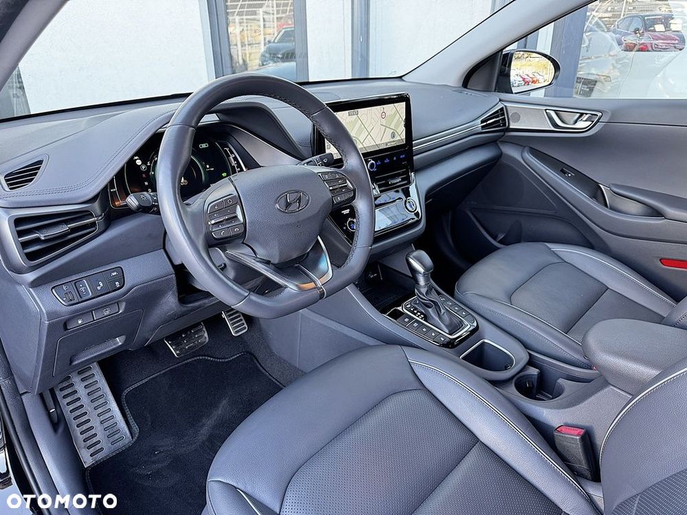 Hyundai IONIQ - 10