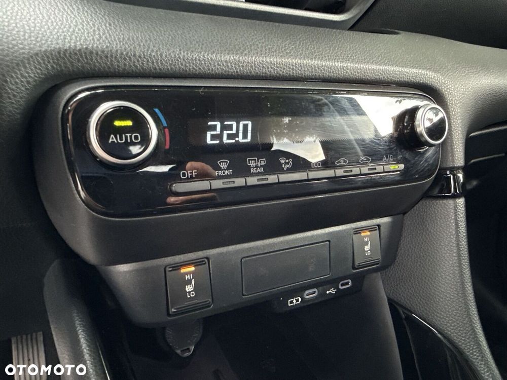 Toyota Yaris Hybrid 1.5 Style - 23
