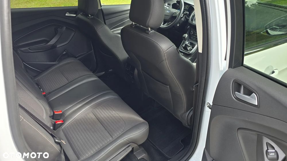Ford Kuga 2.0 TDCi 2x4 Titanium - 11