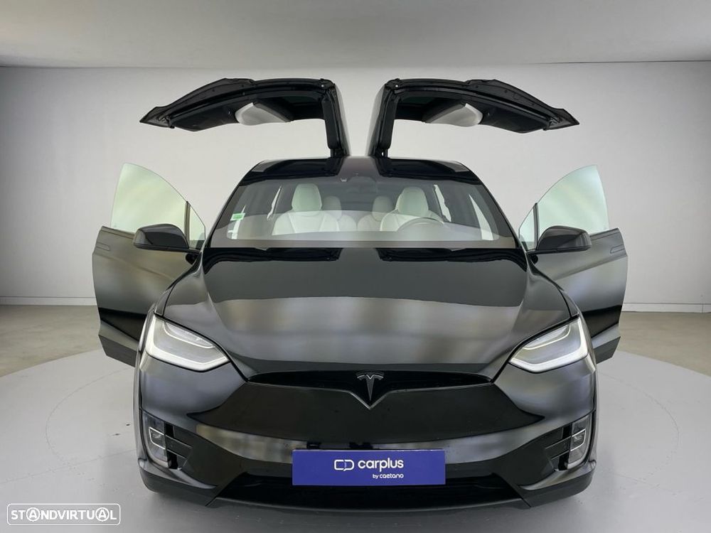 Tesla Model X P100D - 23