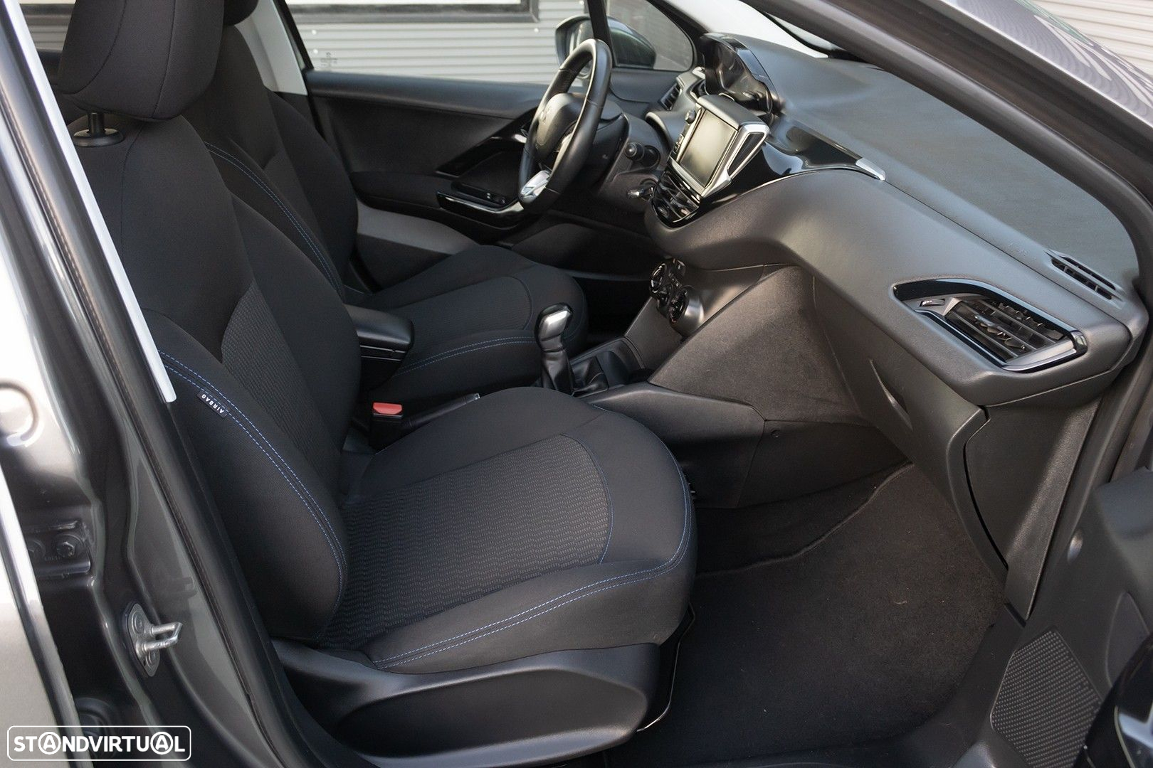 Peugeot 208 1.2 PureTech Signature - 20