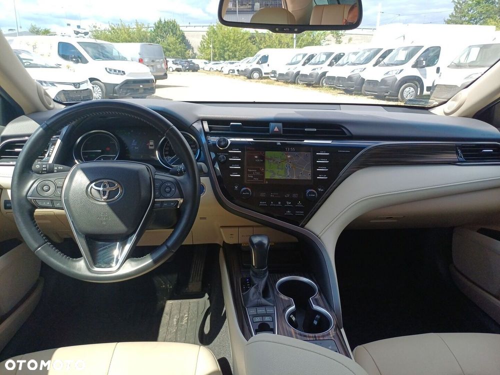 Toyota Camry 2.5 Hybrid Executive CVT - 11
