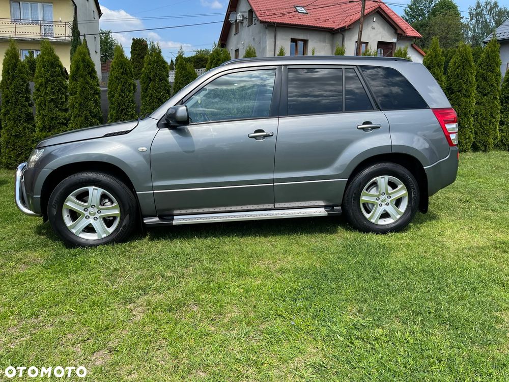 Suzuki Grand Vitara 2.0 De luxe - 8