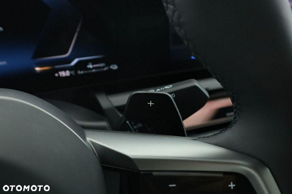 BMW Seria 5 530e PHEV M Sport - 38