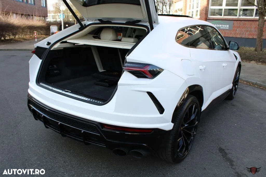 Lamborghini URUS Standard - 17
