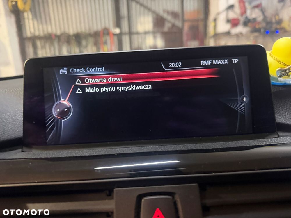 BMW Seria 3 330d xDrive M Sport - 8