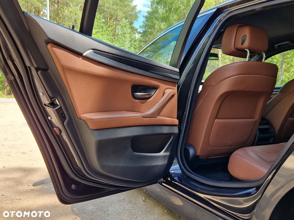 BMW Seria 5 520d Luxury Line - 27
