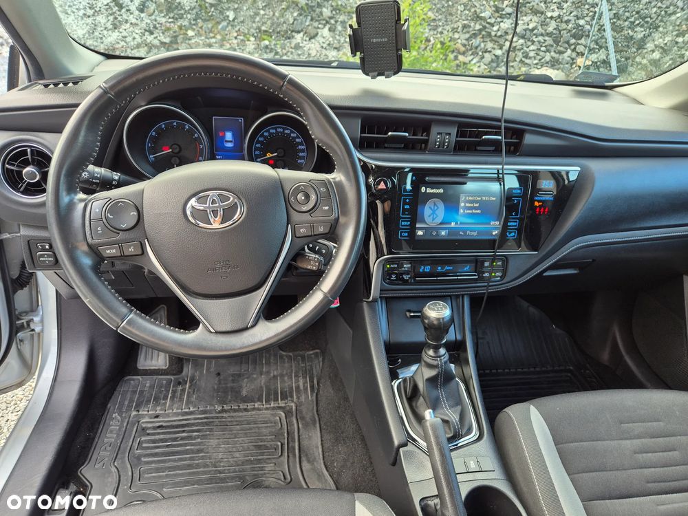 Toyota Auris 1.6 Premium - 10