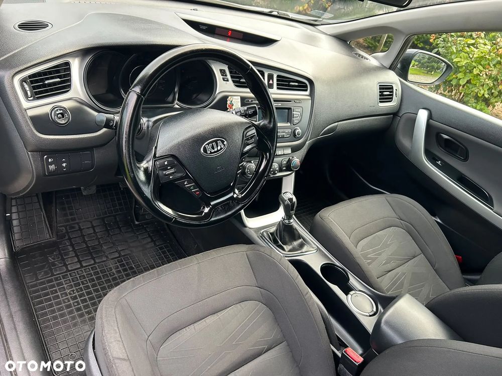 Kia Ceed - 12