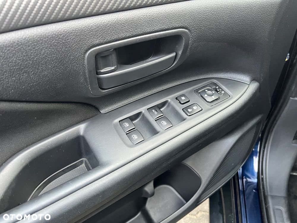 Mitsubishi Outlander - 10