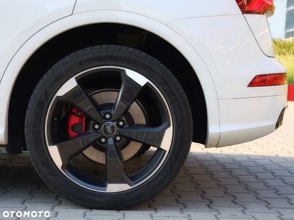 Audi SQ5 - 5