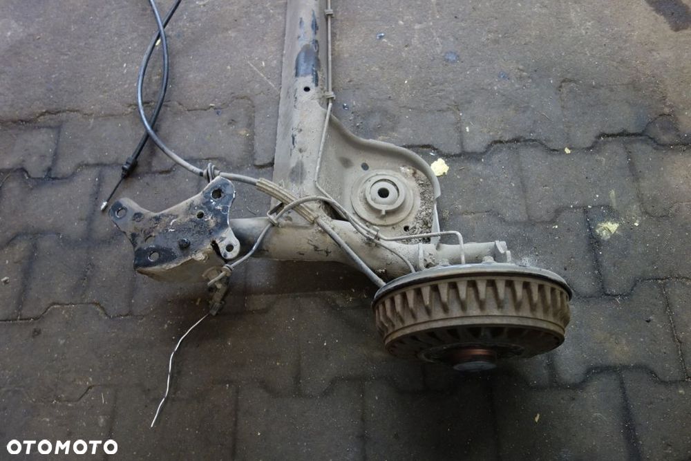 BELKA ZAWIESZENIE TYŁ RENAULT ZOE - 3