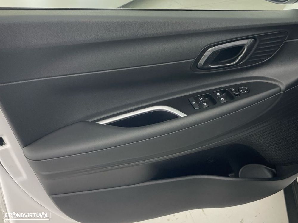 Hyundai Bayon 1.0 T-GDI Premium DCT - 17