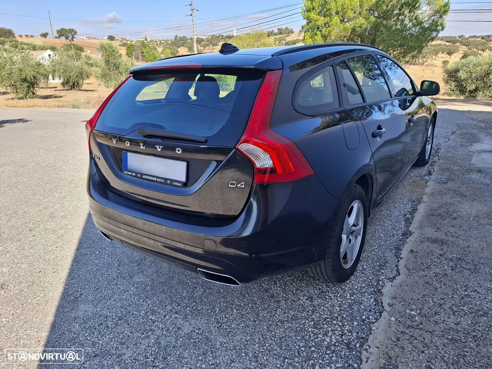 Volvo V60 2.0 D4 Kinetic Eco - 6