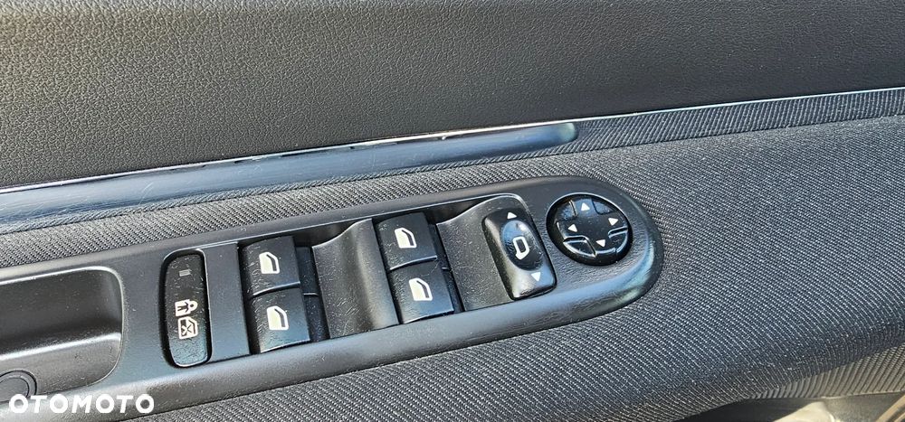 Peugeot 3008 HDi FAP 110 EGS6 Platinum - 17