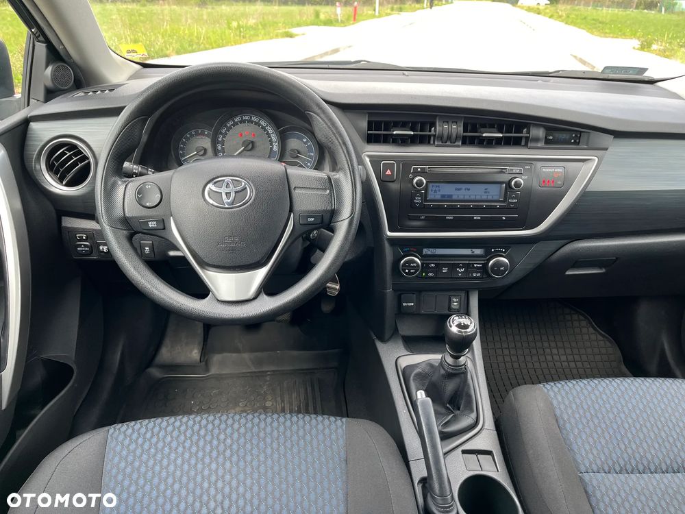 Toyota Auris 1.6 Premium Comfort - 5